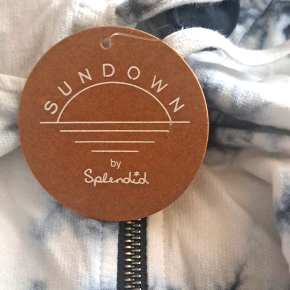 SUNDOWN BY SPLENDID  ZIPPER TOP. XL - Picture 8 of 12